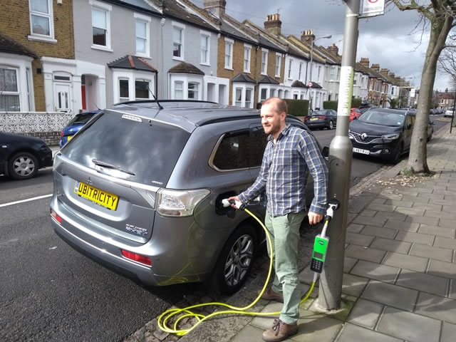 Lampost Chargers In Wandsworth