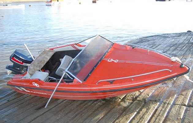 Wandsworth Bridge Speedboat 