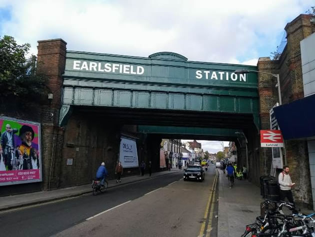 Grimy Earlsfield Railway Bridges Get A Facelift 