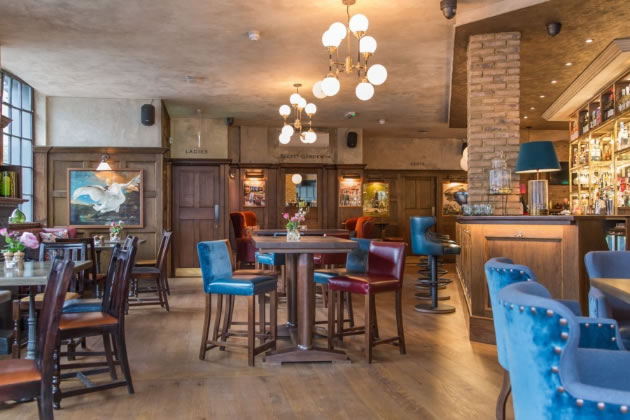 The interior of the Kings Arms on Wandsworth High Street 